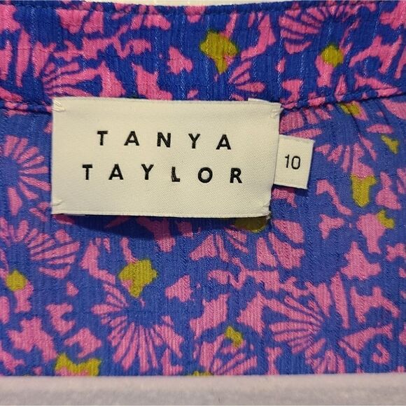 Tanya Taylor Fuchsia Floral Printed 100٪ Silk Hidden Button Front Blouse | 10 - Picture 3 of 12